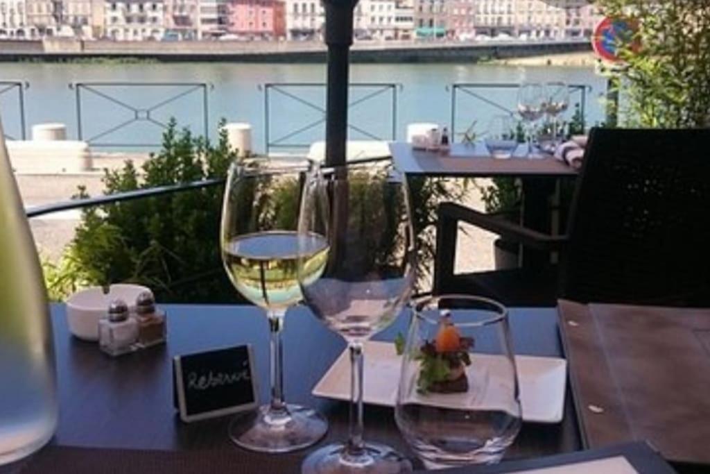 Sejour Detente Au Coeur De Macon Spa,Cine,Bouteille Offerte Екстер'єр фото