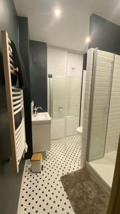 Sejour Detente Au Coeur De Macon Spa,Cine,Bouteille Offerte Екстер'єр фото
